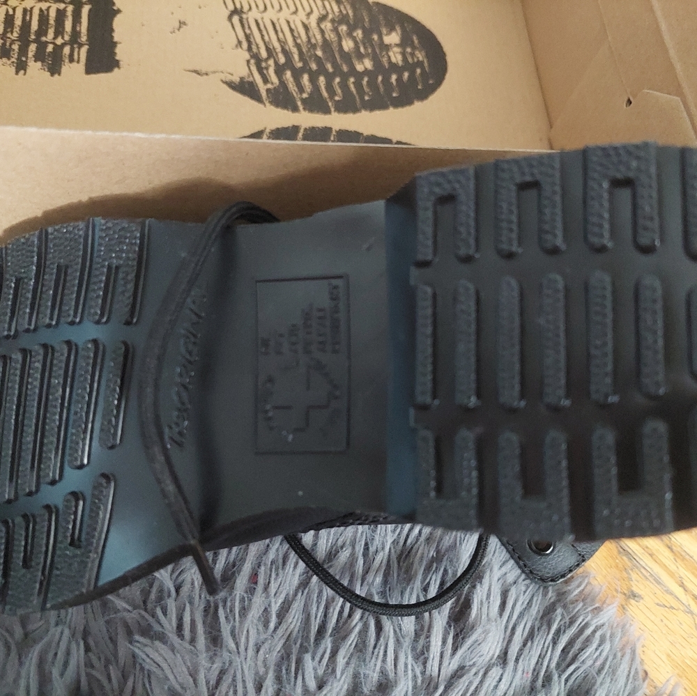 New dr. Martens - Picture 2 of 4